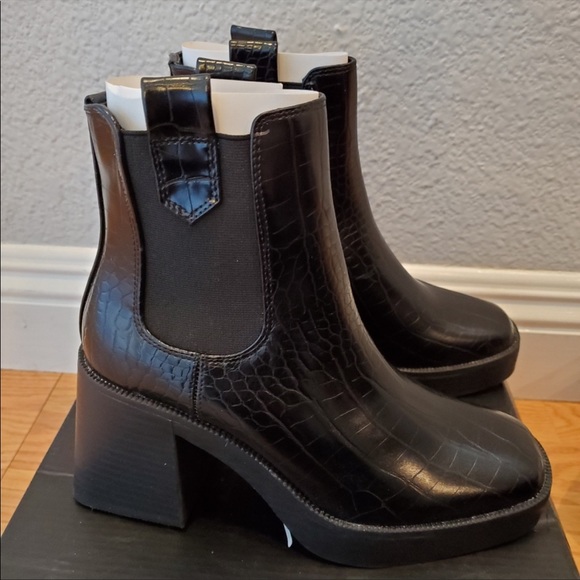 US 8 Faux leather croc square toes heeled boots - Picture 3 of 7